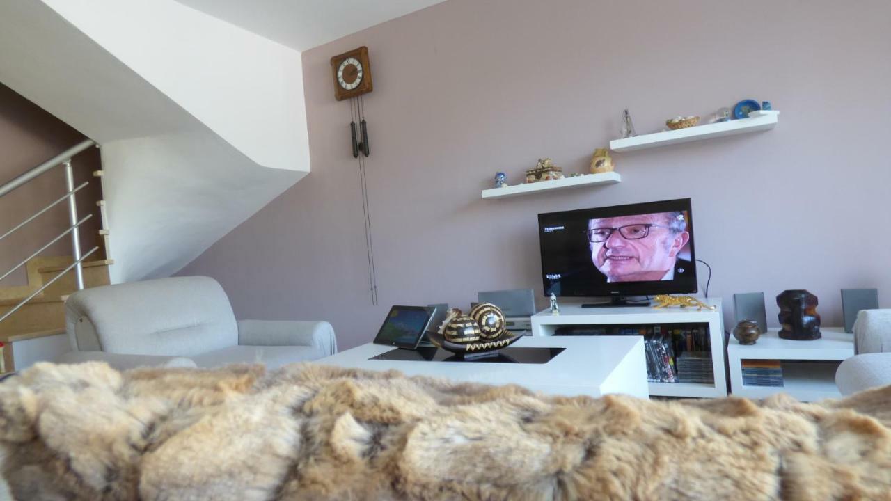 Duplex Apartment *